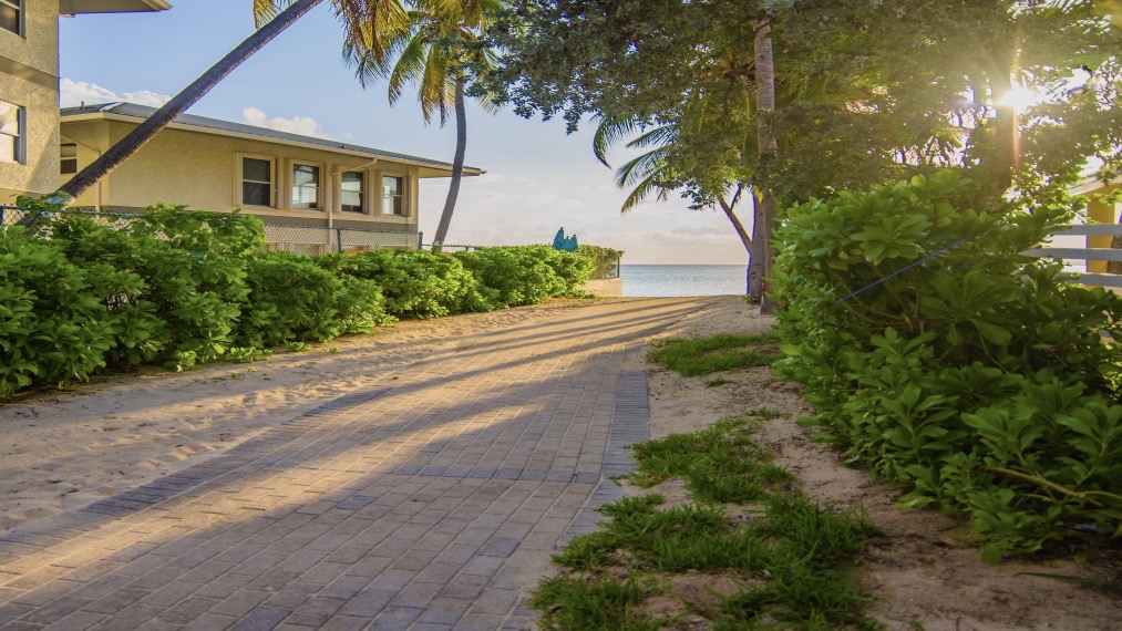 Seven Mile Beach Resort & Club, Grand Cayman, one of the best boutiques hotels in Cayman Islands